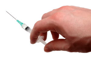 рука со шприцем, фото из открытых источников