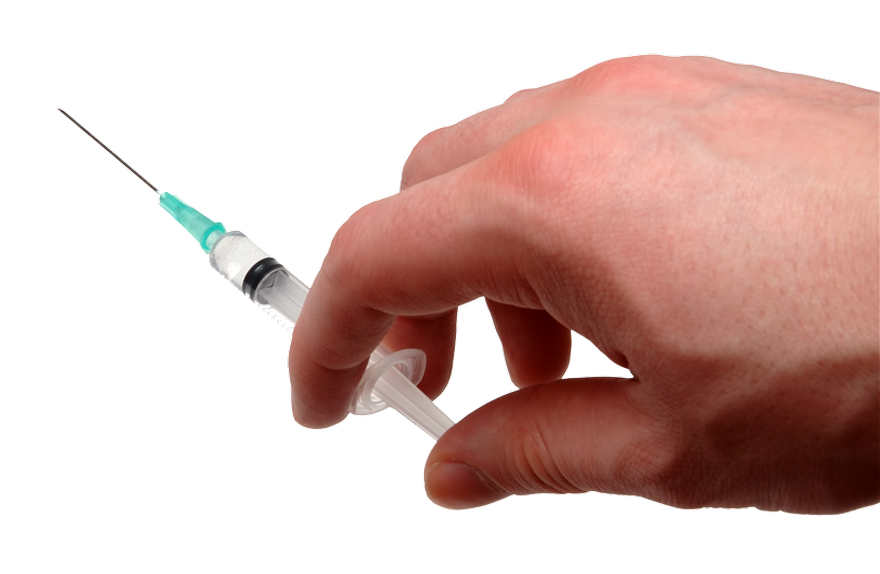 рука со шприцем, фото из открытых источников