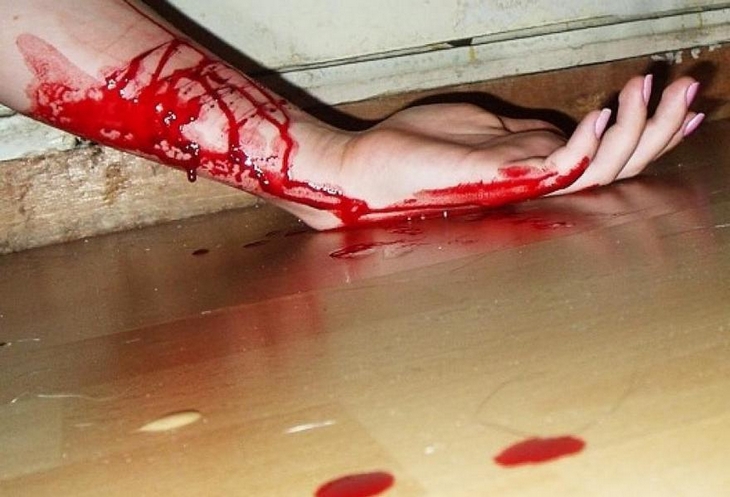 рука в крови