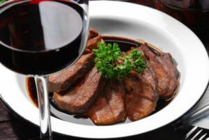 Рецепт дня: Стейк в красном вине