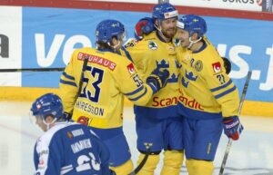 sbornaya_shvecii_po_hokkeyu_stala_pobeditelem_kubka_karyala-_obigrav_komandu_finlyandii_0