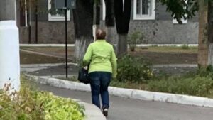 Шпионаж? Женщина выведывает данные участников ООС в военном госпитале Днепра