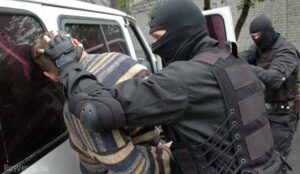 задержать преступника, фото из открытых источников