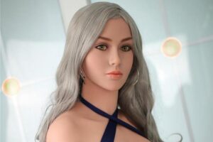 Полицейские 4 часа не могли отличить труп от секс-куклы (фото)