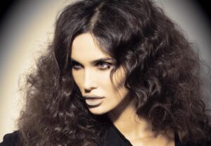 Снимки  голой жены футболиста слили в сеть