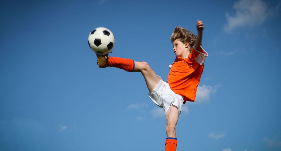 Дебилы б***ь: в России футбольный тренер материт детей