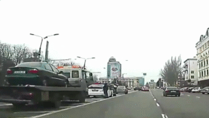 В “ДНР” начались облавы на водителей на украинских номерах: видео