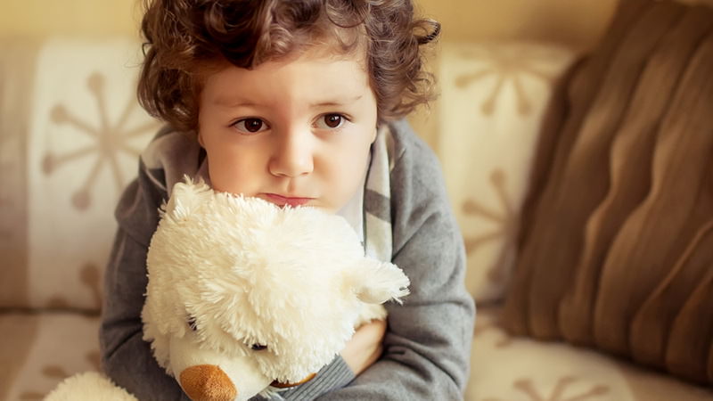 so-skolki-let-mozhno-ostavit-rebenka-odnogo-doma