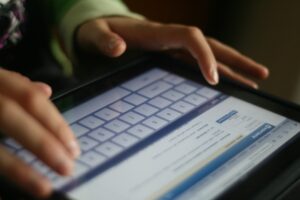 Запрет российских сайтов: эксперт заявил, что Украина опоздала