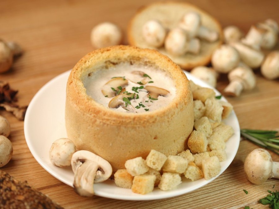 сырный суп в хлебе