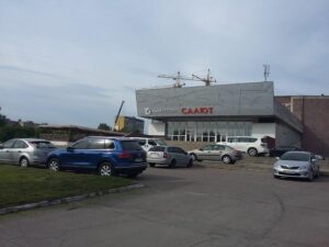 Стоянка автомобилей в Днепропетровске