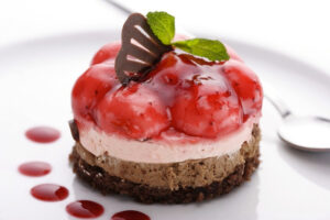 strawberry-chocolate-cake
