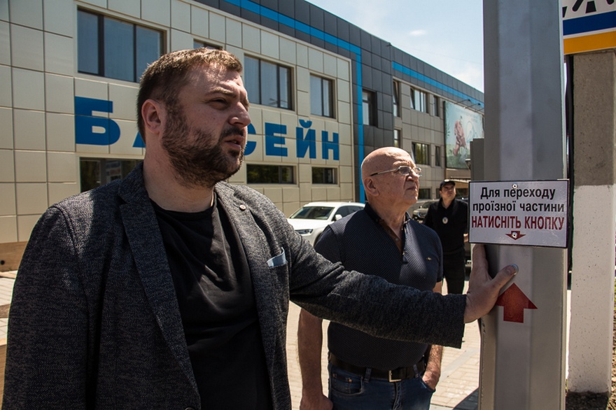 установка светофора, фото https://informator.dp.ua