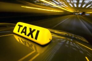 Выбросил из автомобиля: в Днепре таксист жестоко расправился с девушкой