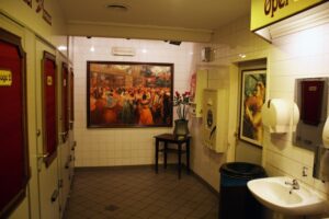 ограбить театр,фото из открытых источников