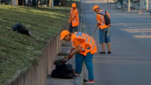 На Днепропетровщине неплательщики алиментов будут убирать парки