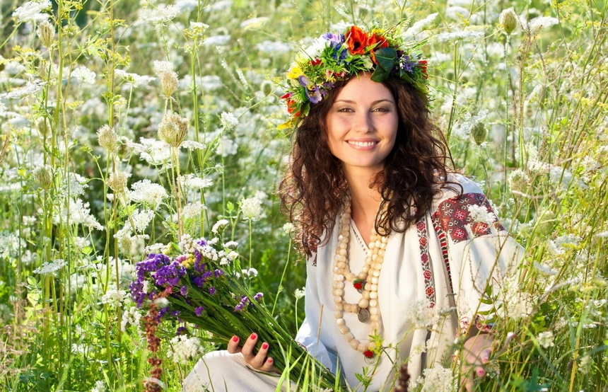 Девушка в поле, slavdelo.dn.ua