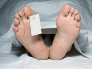 труп с биркой на ноге, фото из открытых источников