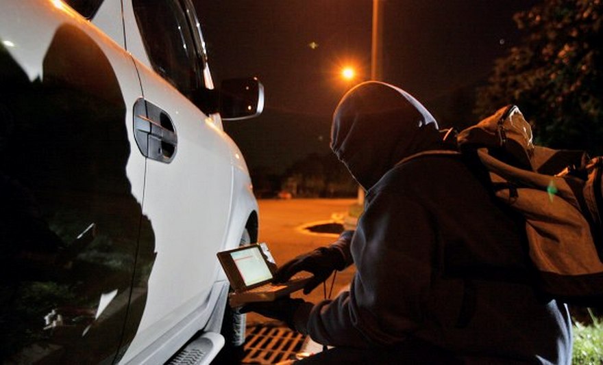 угнать автомобиль