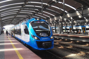 Пассажирский поезд &quot;пяти столиц&quot;