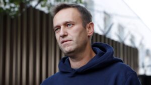 Россия хочет допросить Навального в Германии