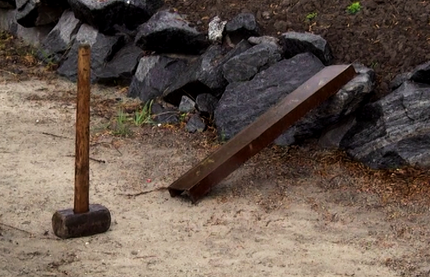 фото http://112.ua, вандалы разрушают памятники