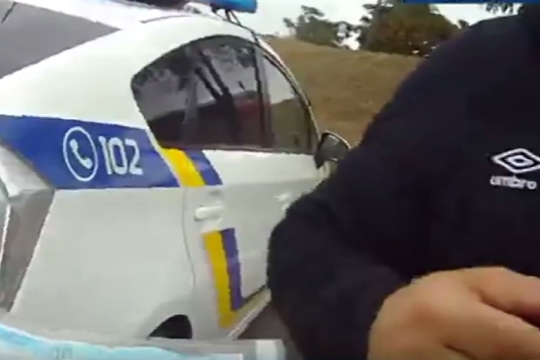 video_obnarodovano_video_s_nagrudnoj_kamery_ubitogo_v_dnepre_patrulnogo_artema_kutusheva