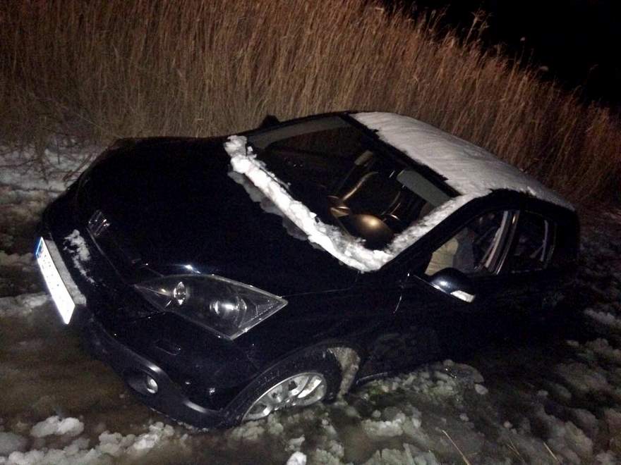 фото ГСЧС,  &quot;Honda&quot; в водоеме