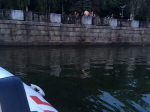 В Днепре мужчины спасли девушку из воды