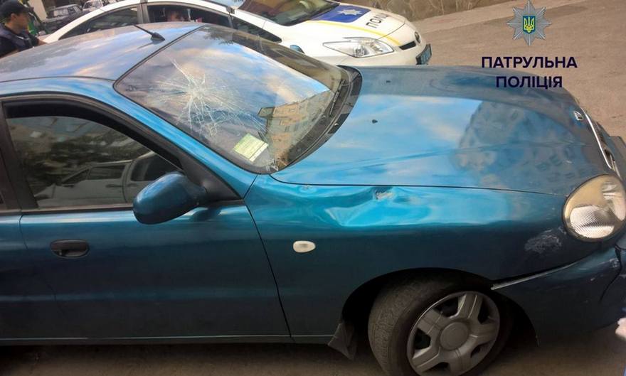 ДТП в Днепре, водитель сбил двоих мужчин, фото полиции