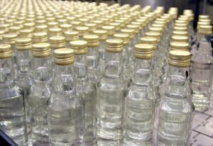 Смертельный алкоголь: в области обнаружен подпольный цех