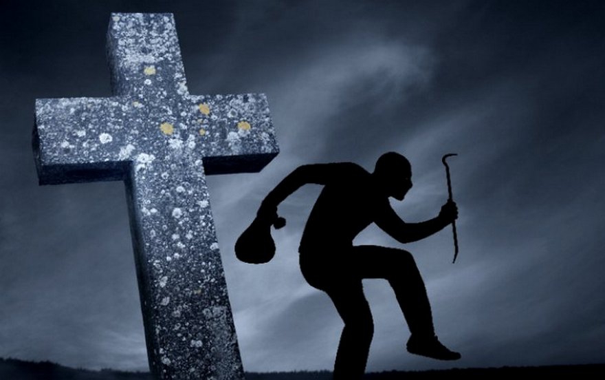 кладбищенские вандалы, фото из открытых источников