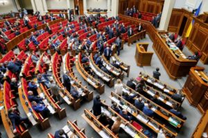 Нардеп от “Слуги народа” выбирал элитное авто на заседании ВР