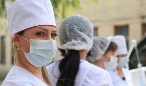 Украинцам за самоизоляцию полагаются выплаты: кому именно и сколько