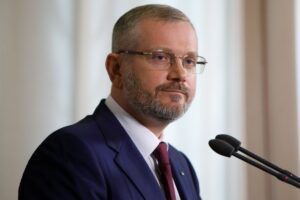 Вилкул подал проект постановления, блокирующий подписание &quot;языкового закона&quot;