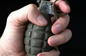 граната в руке, фото из открытых источников