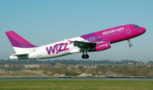 Wizz Air возобновляет полеты в 10 стран из Киева, Львова и Харькова