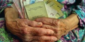 Назвалась социальной работницей и ограбила пенсионеров: подробности