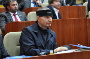 Не задекларировал сотни миллионов