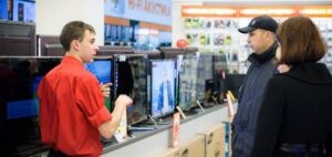 покупать бытовую технику, фото из открытых источнкиков