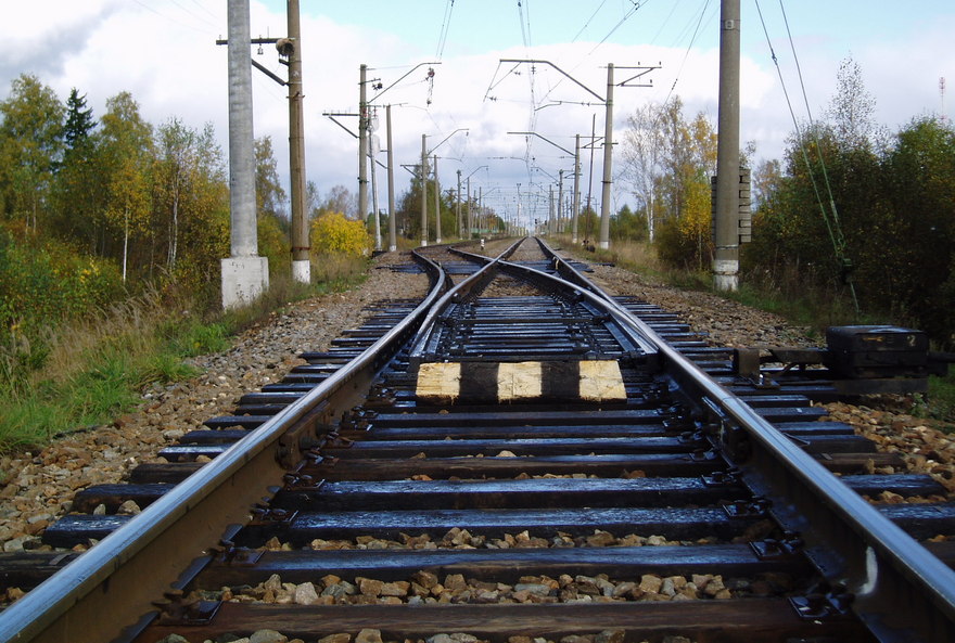 На Днепропетровщине вор разбирал железную дорогу