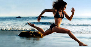 женщина бежит, фото из открытых источников