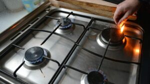 Криворожанин открыл газ и едва не взорвал дом