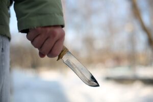 Под Черкассами подросток изнасиловал и пырнул ножом 51-летнюю женщину