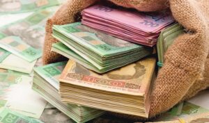В Днепре возле отделения “Новой почты” у мужчины украли 1.5 миллиона