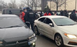 В Днепре рэкетиры вымогали у предпринимателя круглую сумму денег
