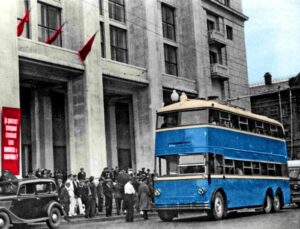 Автобус с раздвижной передней панелью – уникальная разработка (фото)