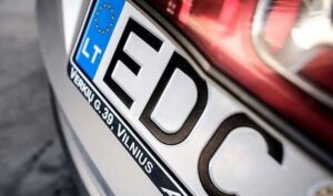 Через приложение Дія и на 30% дешевле, в Украине можно будет растаможить автомобиль