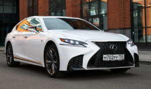 Lexus LS