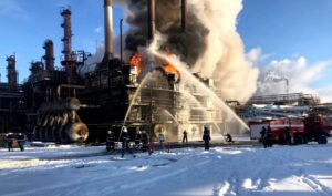 В Ивано-Франковской области произошел пожар на химическом заводе (Фото, видео)
